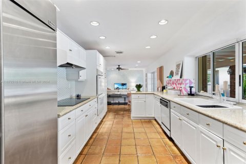 Casa en venta en Pinecrest, Florida, 5 dormitorios, 255.95 m2 № 1399801 - foto 25