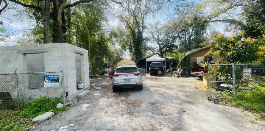 House in Lakeland, Florida 2 bedrooms, 74.69 sq.m. № 1562036