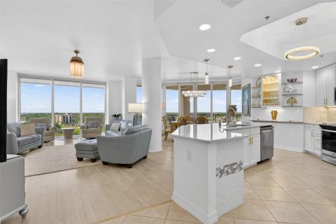 Copropriété à vendre à North Fort Myers, Floride: 3 chambres, 192.4 m2 № 2114328 - photo 2