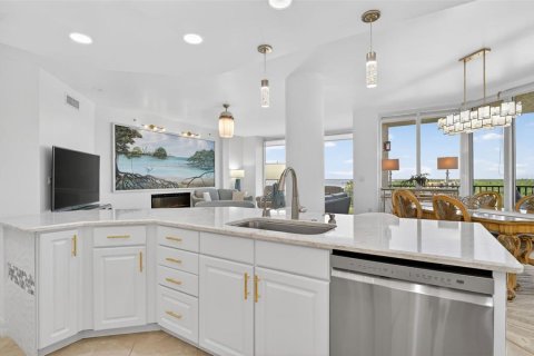 Copropriété à vendre à North Fort Myers, Floride: 3 chambres, 192.4 m2 № 2114328 - photo 5