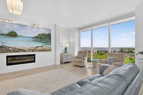 Copropriété à vendre à North Fort Myers, Floride: 3 chambres, 192.4 m2 № 2114328 - photo 11