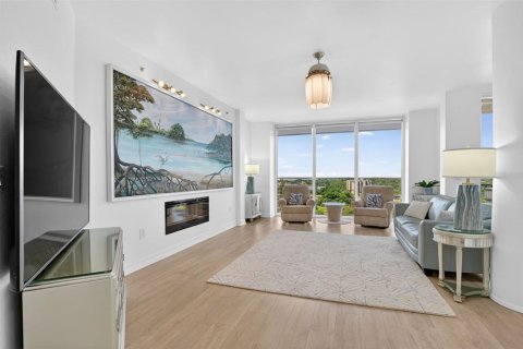 Copropriété à vendre à North Fort Myers, Floride: 3 chambres, 192.4 m2 № 2114328 - photo 4