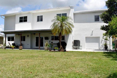 House in Davie, Florida 4 bedrooms, 283.35 sq.m. № 1159767 - photo 1