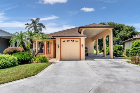Villa ou maison à Polk City, Floride 2 chambres, 150.78 m2 № 2312886