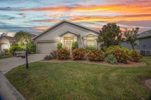 House in Punta Gorda, Florida 2 bedrooms, 127.37 sq.m. № 1916214 - photo 1