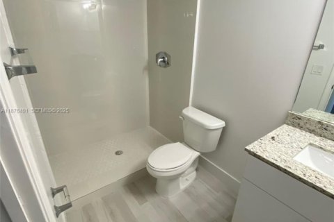 Commercial property in Miami, Florida № 2042942 - photo 25