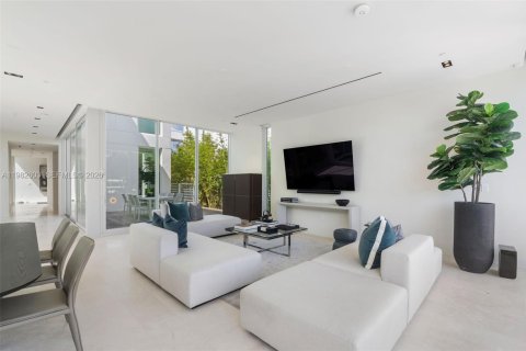 Casa en venta en Miami Beach, Florida, 4 dormitorios, 478.82 m2 № 2045789 - foto 5