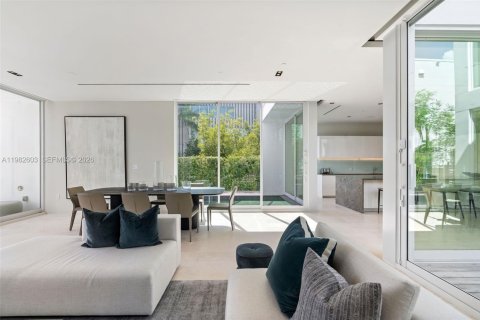 Casa en venta en Miami Beach, Florida, 4 dormitorios, 478.82 m2 № 2045789 - foto 4