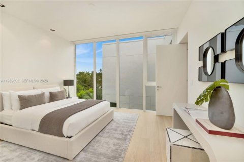 Casa en venta en Miami Beach, Florida, 4 dormitorios, 478.82 m2 № 2045789 - foto 25