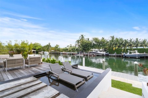 Casa en venta en Miami Beach, Florida, 4 dormitorios, 478.82 m2 № 2045789 - foto 30
