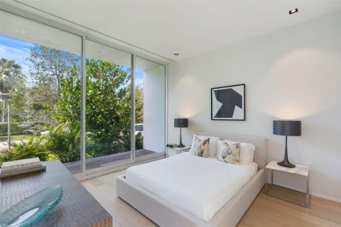 Casa en venta en Miami Beach, Florida, 4 dormitorios, 478.82 m2 № 2045789 - foto 27