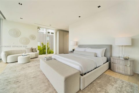 Casa en venta en Miami Beach, Florida, 4 dormitorios, 478.82 m2 № 2045789 - foto 15