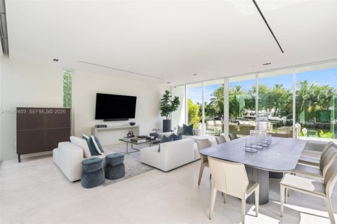 Casa en venta en Miami Beach, Florida, 4 dormitorios, 478.82 m2 № 2045789 - foto 3