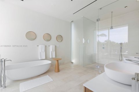 Casa en venta en Miami Beach, Florida, 4 dormitorios, 478.82 m2 № 2045789 - foto 19