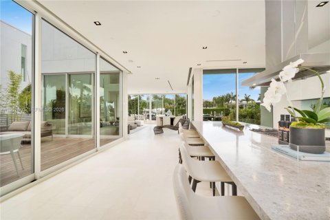 Casa en venta en Miami Beach, Florida, 4 dormitorios, 478.82 m2 № 2045789 - foto 10