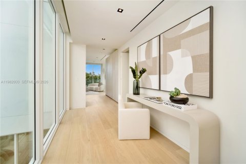 Casa en venta en Miami Beach, Florida, 4 dormitorios, 478.82 m2 № 2045789 - foto 13