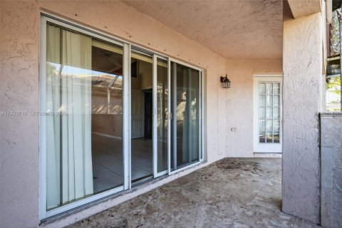 Casa en venta en Pembroke Pines, Florida, 3 dormitorios, 131.55 m2 № 2035288 - foto 30