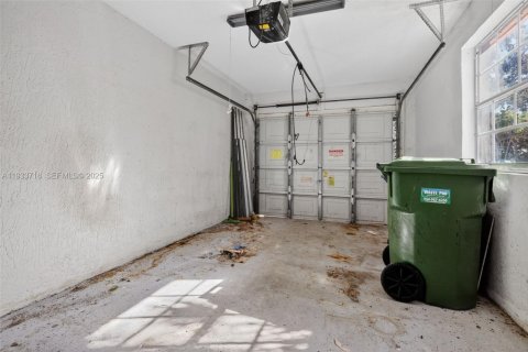 Casa en venta en Pembroke Pines, Florida, 3 dormitorios, 131.55 m2 № 2035288 - foto 28