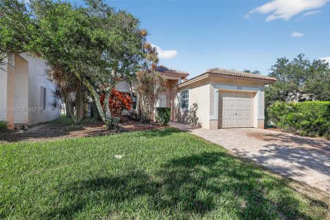 Casa en venta en Pembroke Pines, Florida, 3 dormitorios, 131.55 m2 № 2035288 - foto 2
