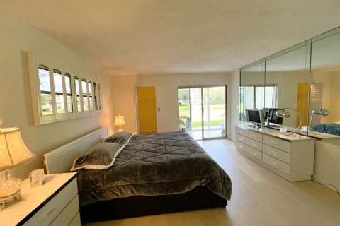 Condo in Coconut Creek, Florida, 2 bedrooms  № 2250195 - photo 11