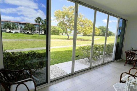 Condo in Coconut Creek, Florida, 2 bedrooms  № 2250195 - photo 2