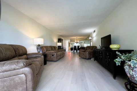 Condo in Coconut Creek, Florida, 2 bedrooms  № 2250195 - photo 14