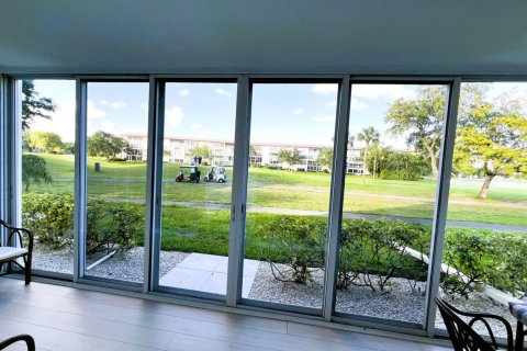 Condo in Coconut Creek, Florida, 2 bedrooms  № 2250195 - photo 12