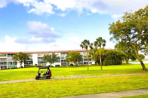 Condo in Coconut Creek, Florida, 2 bedrooms  № 2250195 - photo 29