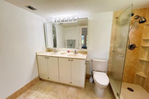 Condo in Coconut Creek, Florida, 2 bedrooms  № 2250195 - photo 8