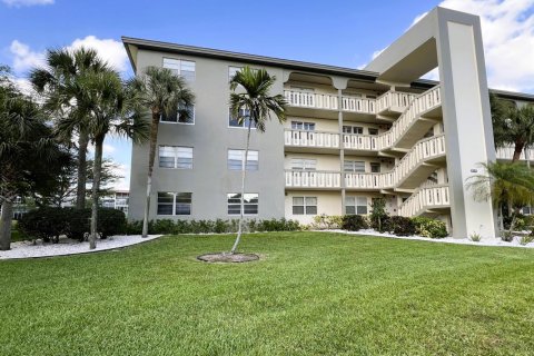 Condo in Coconut Creek, Florida, 2 bedrooms  № 2250195 - photo 26