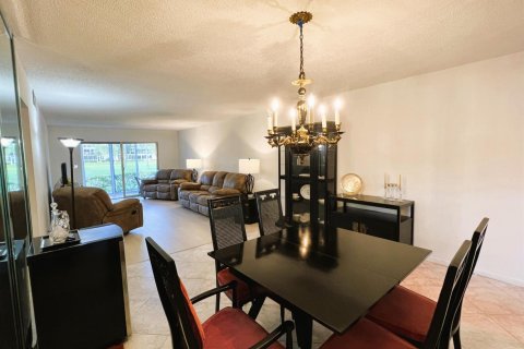 Condo in Coconut Creek, Florida, 2 bedrooms  № 2250195 - photo 22