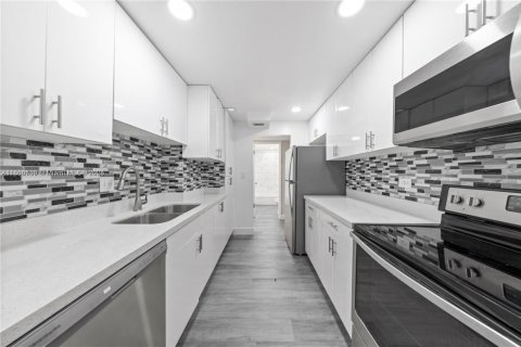 Copropriété à louer à Lauderhill, Floride: 2 chambres, 117.06 m2 № 1959724 - photo 11