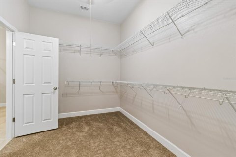 House in Wesley Chapel, Florida 4 bedrooms, 252.32 sq.m. № 2152257 - photo 24
