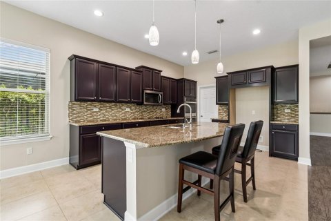 House in Wesley Chapel, Florida 4 bedrooms, 252.32 sq.m. № 2152257 - photo 16
