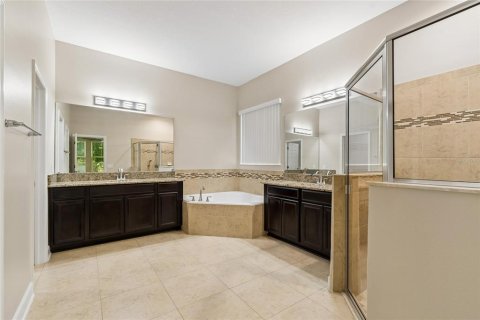 House in Wesley Chapel, Florida 4 bedrooms, 252.32 sq.m. № 2152257 - photo 22