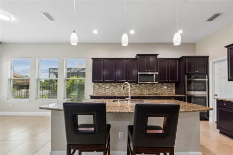 House in Wesley Chapel, Florida 4 bedrooms, 252.32 sq.m. № 2152257 - photo 17