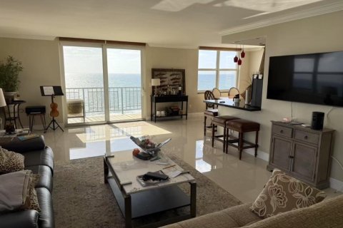 Condo in Hollywood, Florida, 2 bedrooms № 2175507 - photo 9