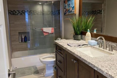 Condo in Hollywood, Florida, 2 bedrooms № 2175507 - photo 13