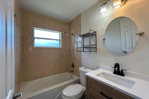 Casa en alquiler en Saint Petersburg, Florida, 3 dormitorios, 166.11 m2 № 1905188 - foto 21