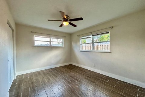 Casa en alquiler en Saint Petersburg, Florida, 3 dormitorios, 166.11 m2 № 1905188 - foto 19