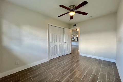 Casa en alquiler en Saint Petersburg, Florida, 3 dormitorios, 166.11 m2 № 1905188 - foto 18