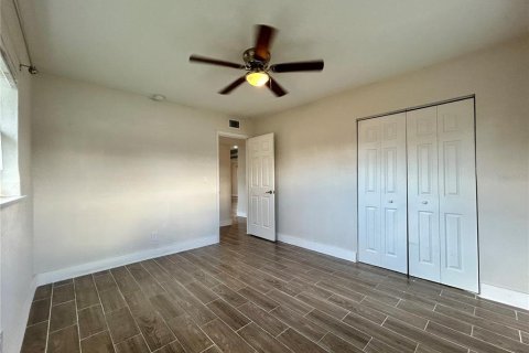 Casa en alquiler en Saint Petersburg, Florida, 3 dormitorios, 166.11 m2 № 1905188 - foto 20