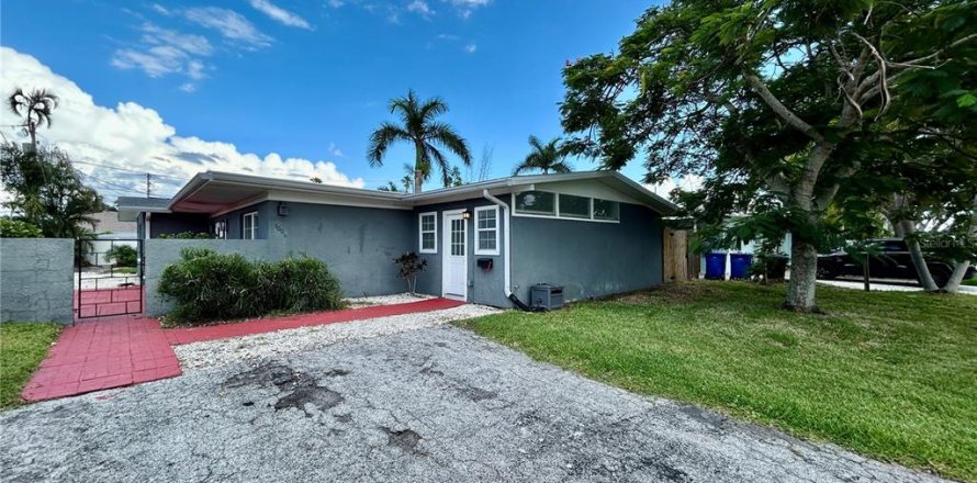Casa en Saint Petersburg, Florida 3 dormitorios, 166.11 m2 № 1905188