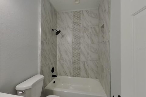 Casa en alquiler en Seffner, Florida, 4 dormitorios, 172.89 m2 № 1851609 - foto 13