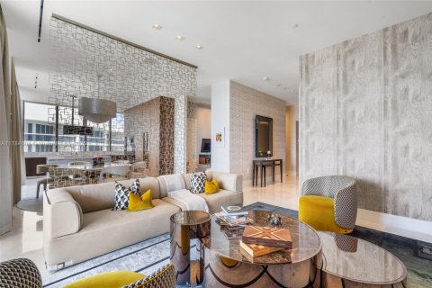 Condominio en venta en Sunny Isles Beach, Florida, 2 dormitorios, 189.71 m2 № 1708027 - foto 12