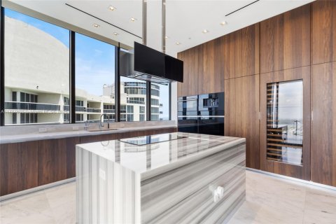 Condominio en venta en Sunny Isles Beach, Florida, 2 dormitorios, 189.71 m2 № 1708027 - foto 18