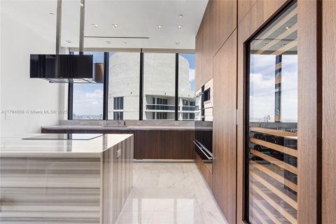 Condominio en venta en Sunny Isles Beach, Florida, 2 dormitorios, 189.71 m2 № 1708027 - foto 21