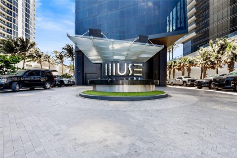 Condominio en venta en Sunny Isles Beach, Florida, 2 dormitorios, 189.71 m2 № 1708027 - foto 3