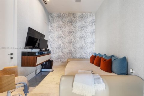 Condominio en venta en Sunny Isles Beach, Florida, 2 dormitorios, 189.71 m2 № 1708027 - foto 13