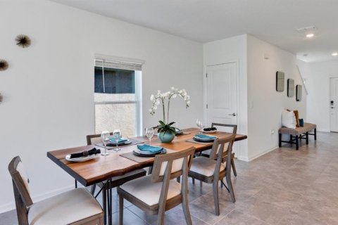 Casa en venta en Kissimmee, Florida, 6 dormitorios, 239.22 m2 № 1847505 - foto 3